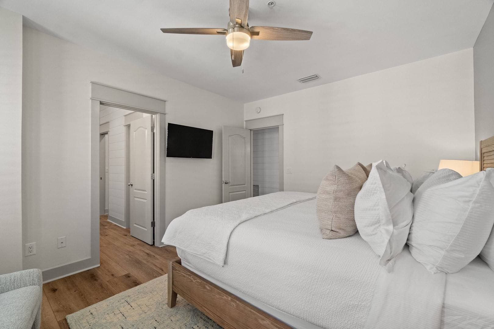 Sandy Buns - Image 20