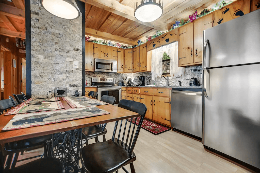 Black Bear Cabin - Image 4