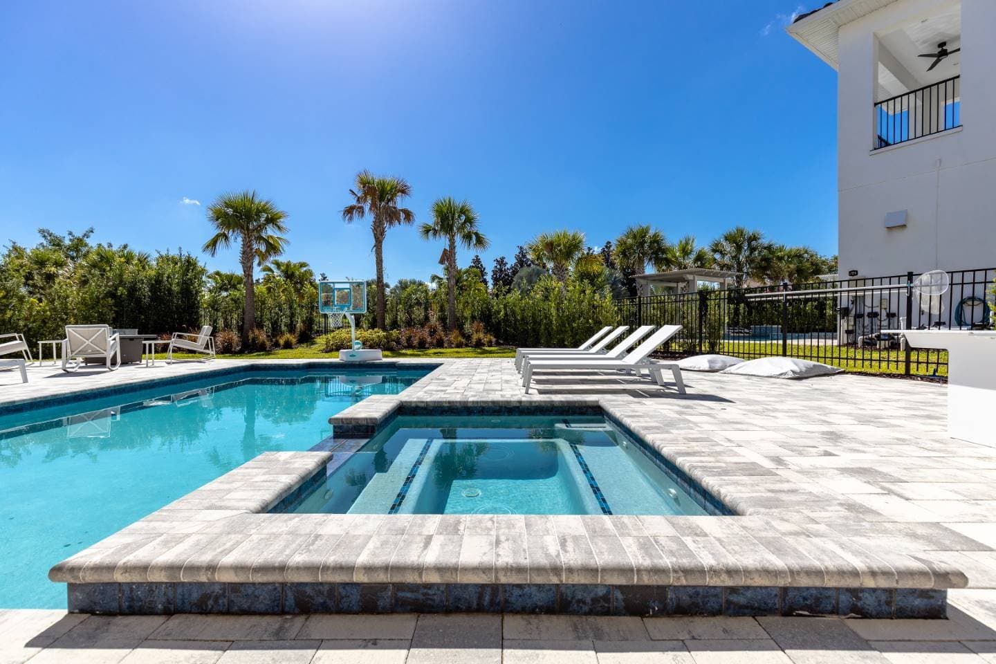 The Bright Bear's Den Oasis - Image 53