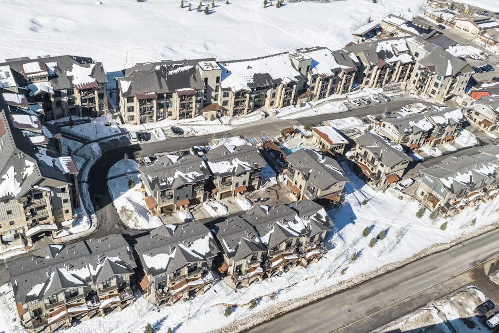 Residence at Canyons Cabriolet Lift - Image 18