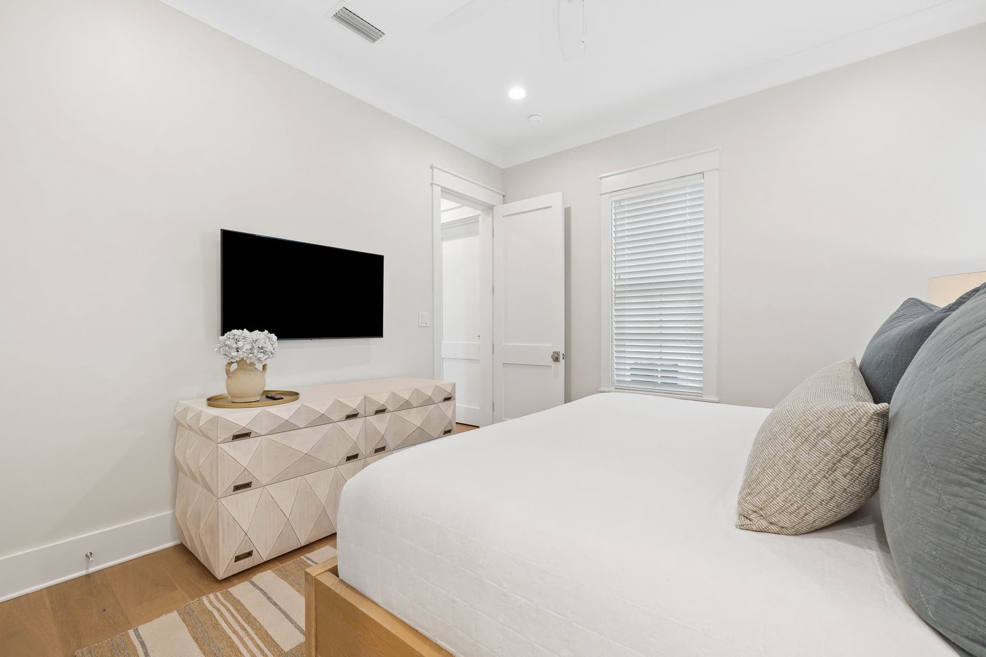 Good Vibrations - Image 16