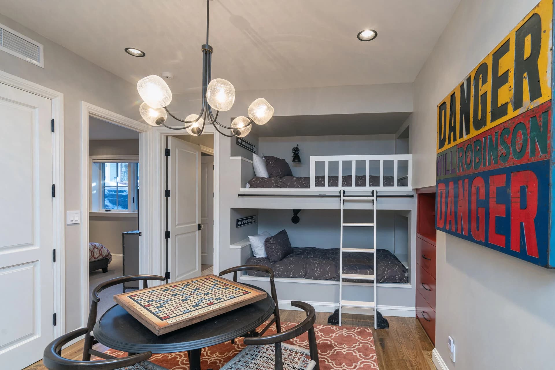 Miles High - Image 18