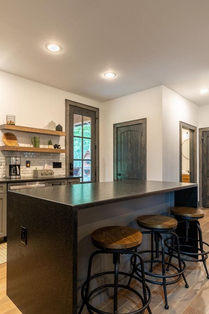 Teddy Bear's Retreat - Image 9