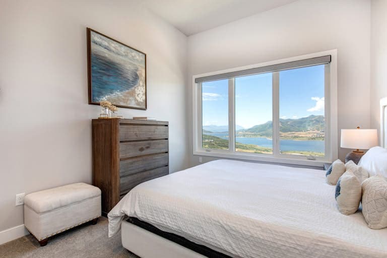 Hideout Hideaway - Image 23