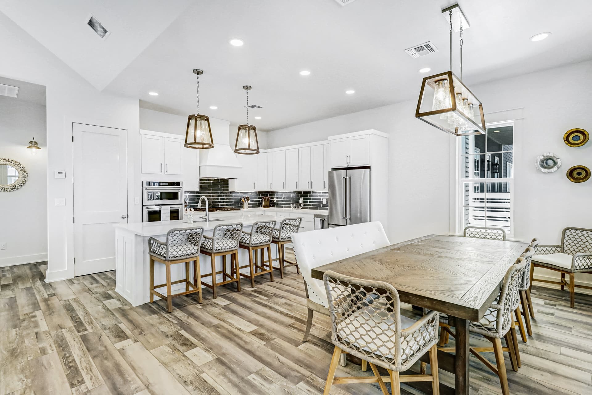 Sunset Avenue Stunner - Image 8