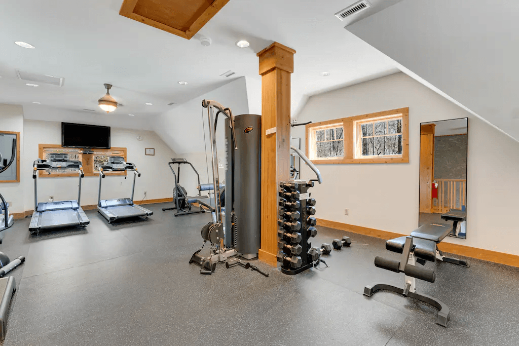 Still Lake Getaway - Image 28