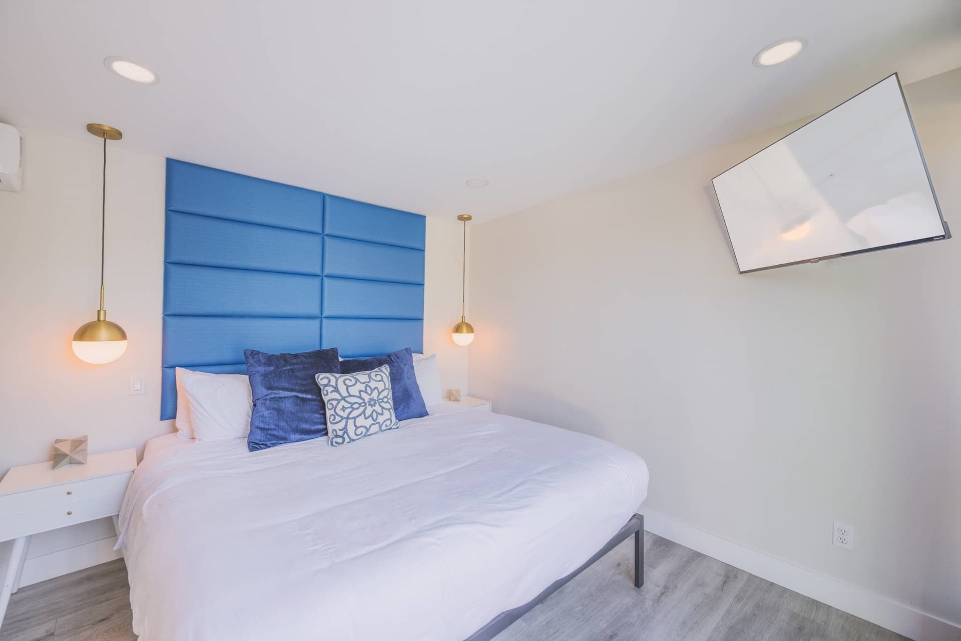 Luxe Resort Retreat - Image 22