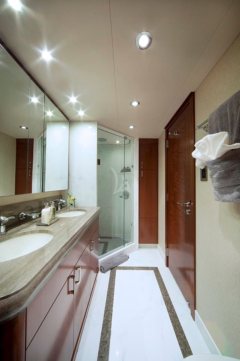 Pipe Dream Yacht - Image 15