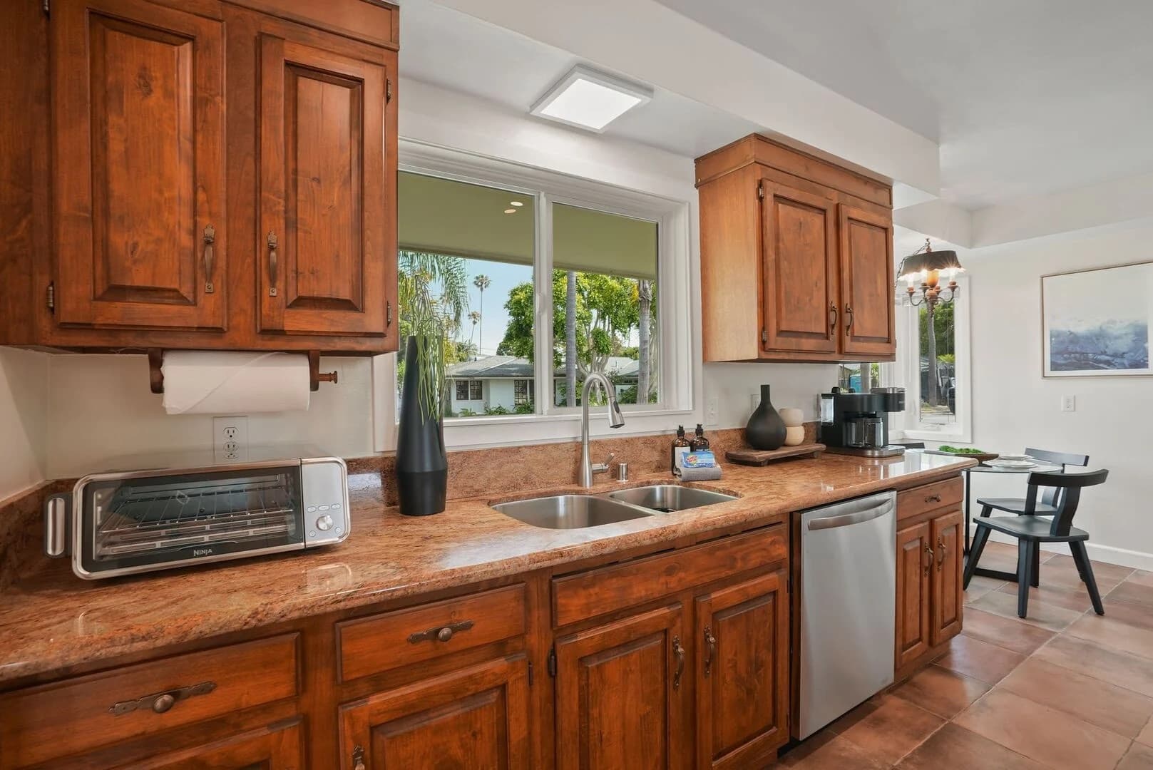 Seabreeze Hideaway - Image 24