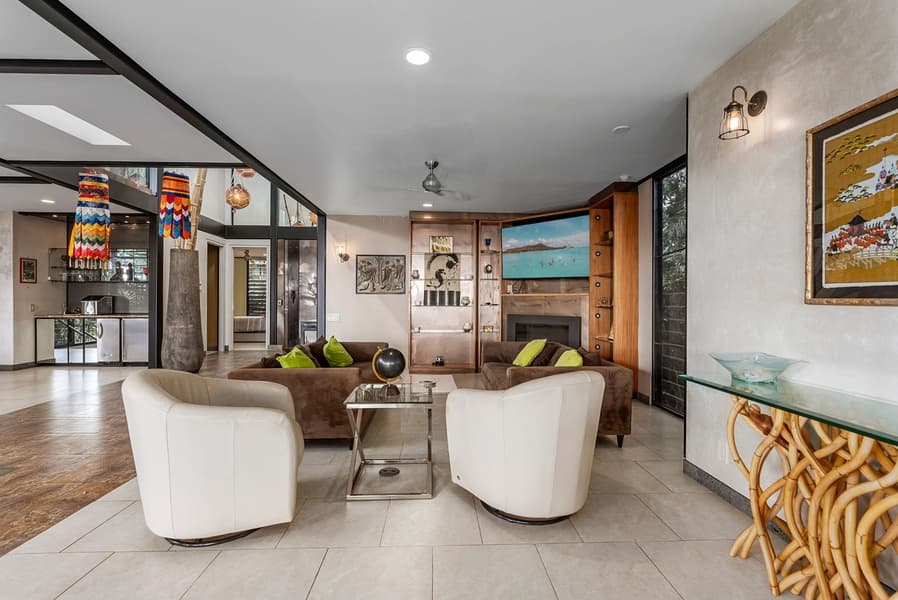 Tantalus Glass Home - Image 21