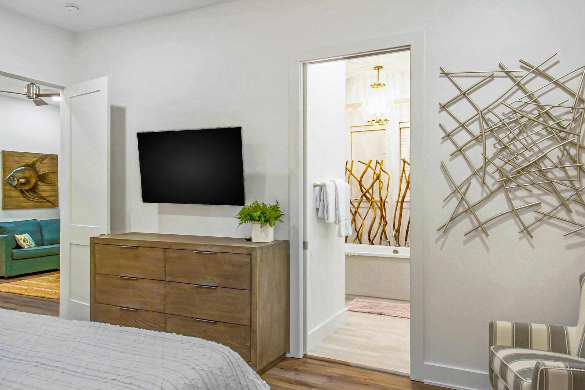 Grey Pelican Place - Image 19