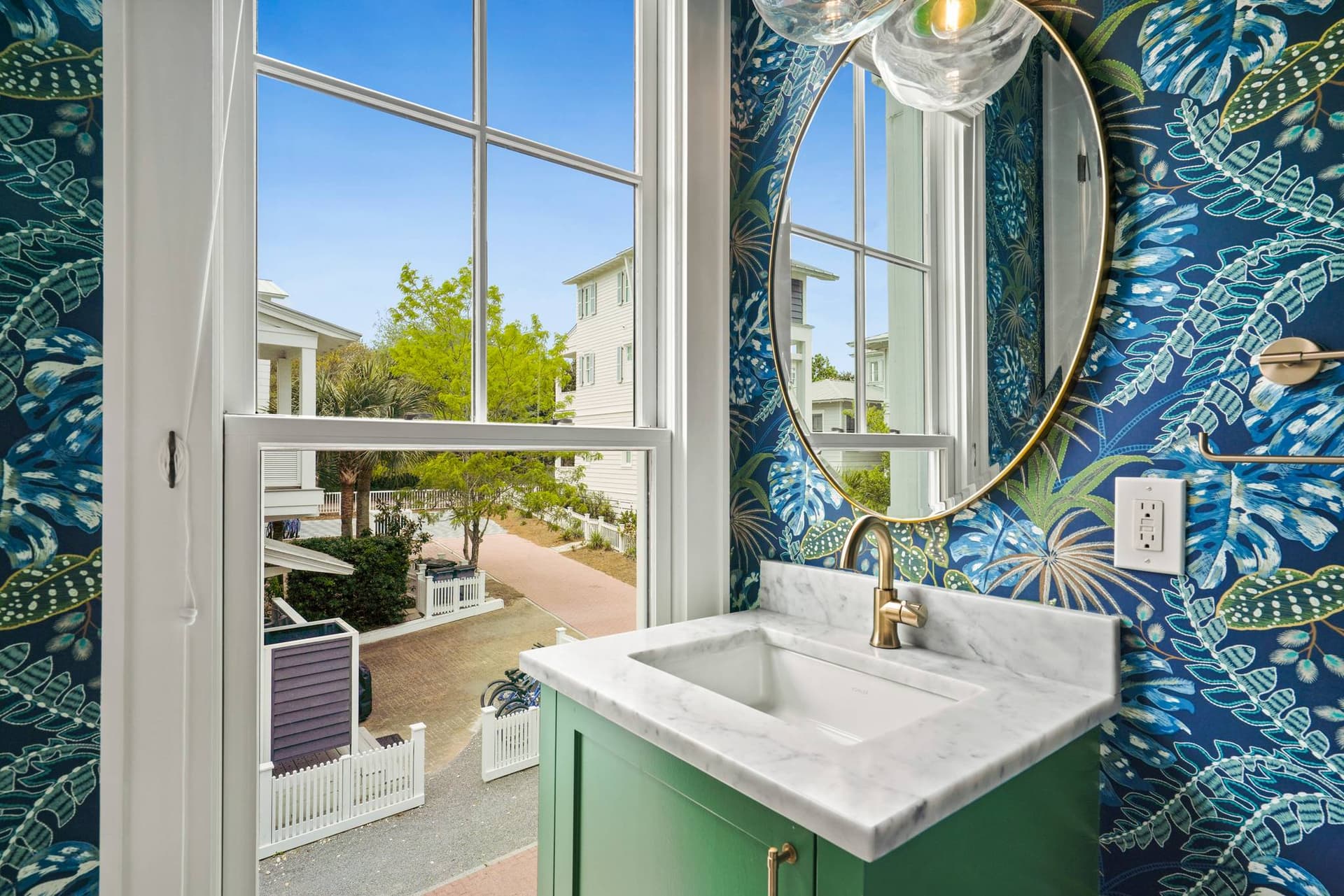 Splendor in the Sand - Image 36