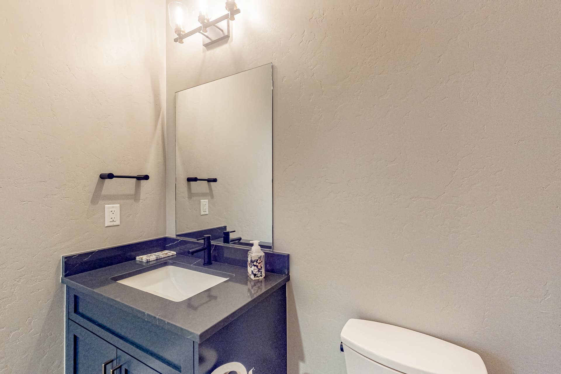 Rendezvous Flat - Image 26