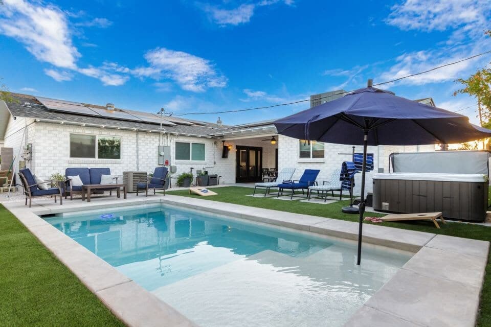 Crown Azul Retreat - Image 2