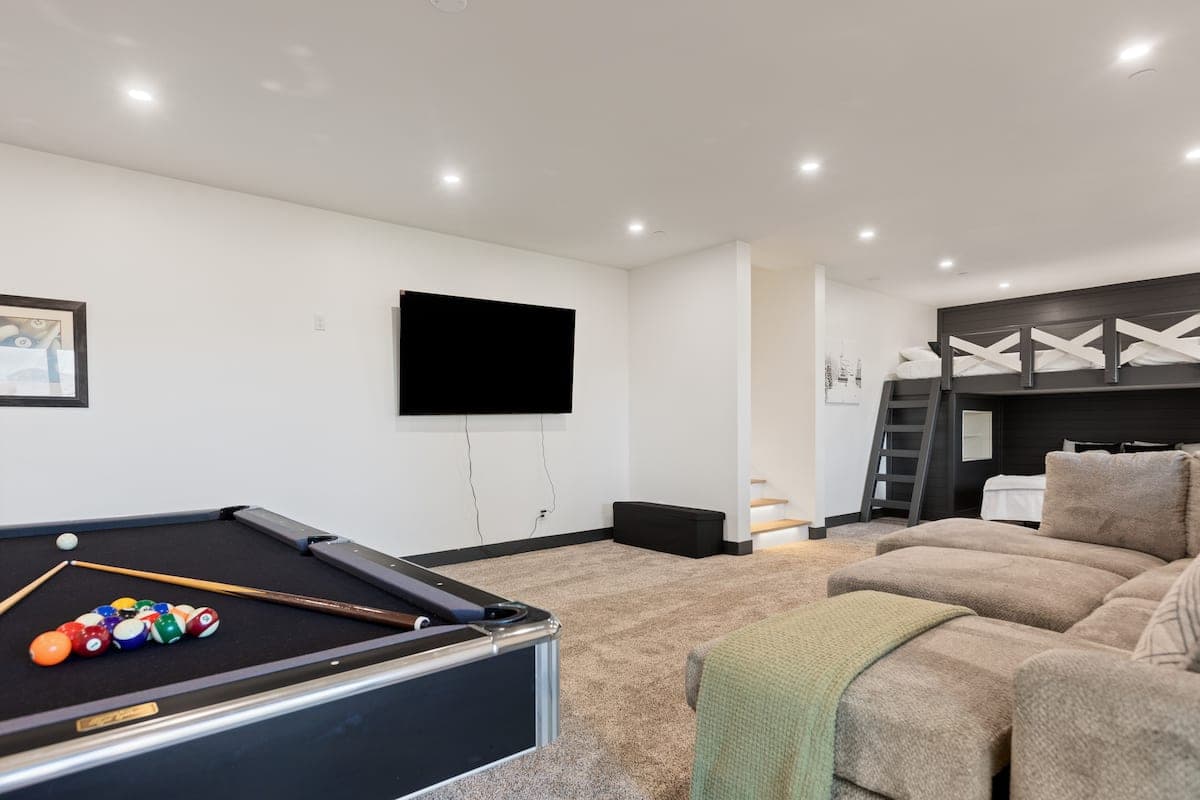 Bear's Retreat - Image 28