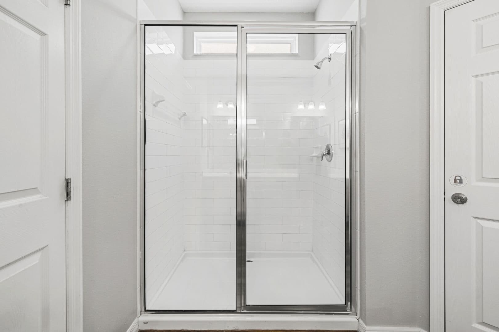 Gallery House - Image 71