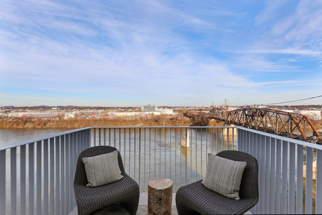 Eve Condo #505 - Image 2