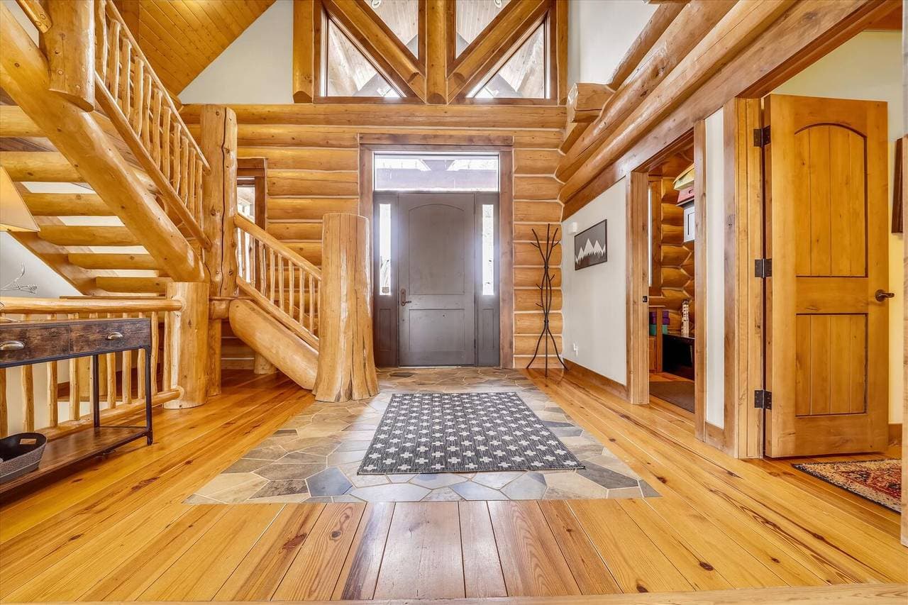 Goldenview Lodge - Image 18