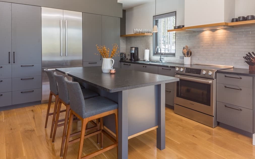 Lake Cabin #11 - Image 4