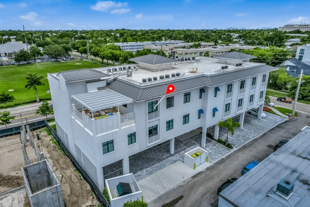 Heart of Naples - Image 33