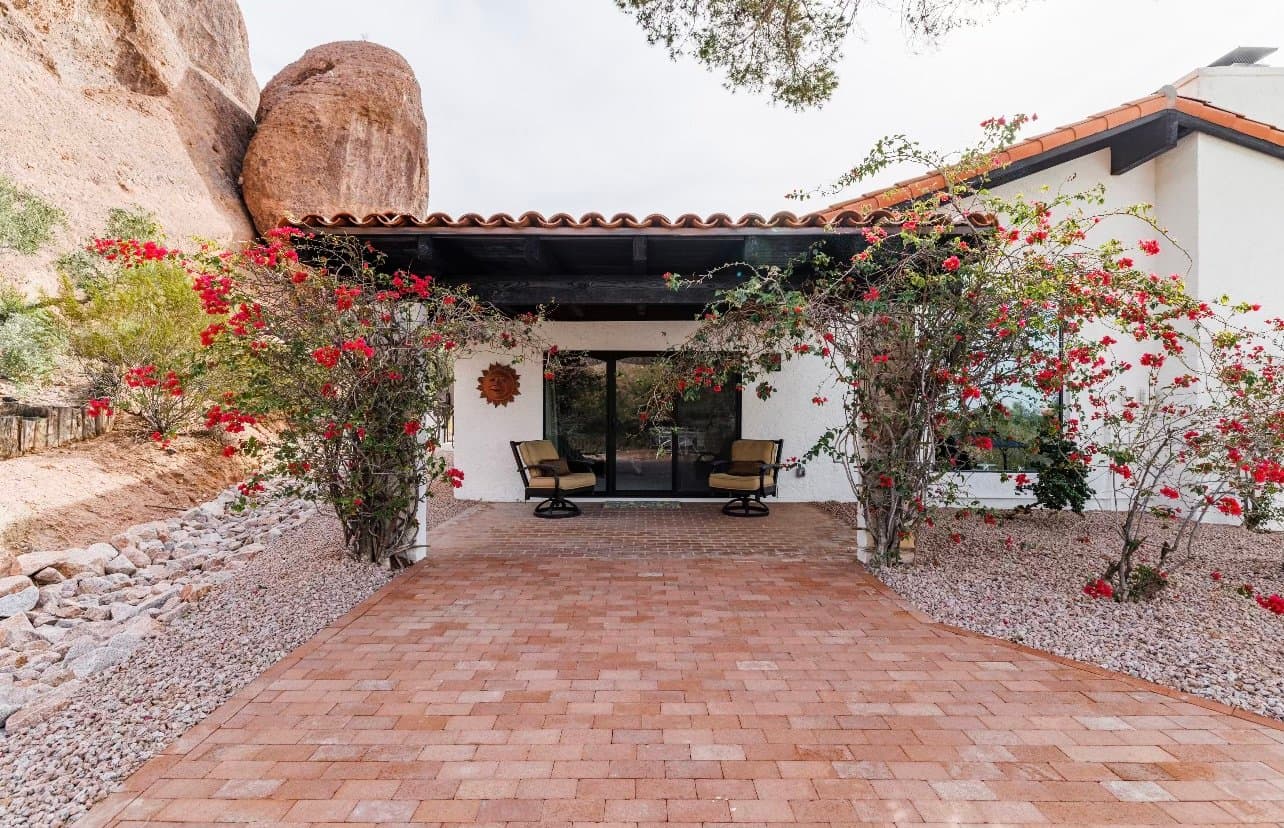 Rock House - Image 21