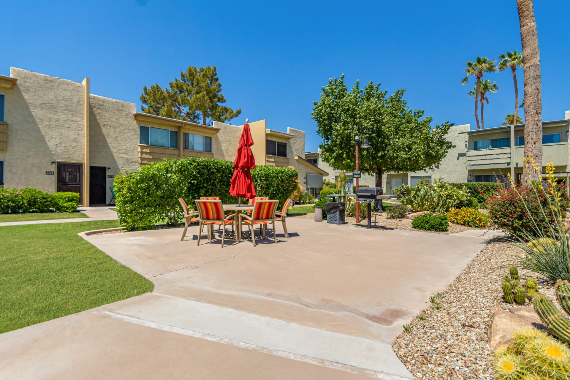 Camelback House - Image 23