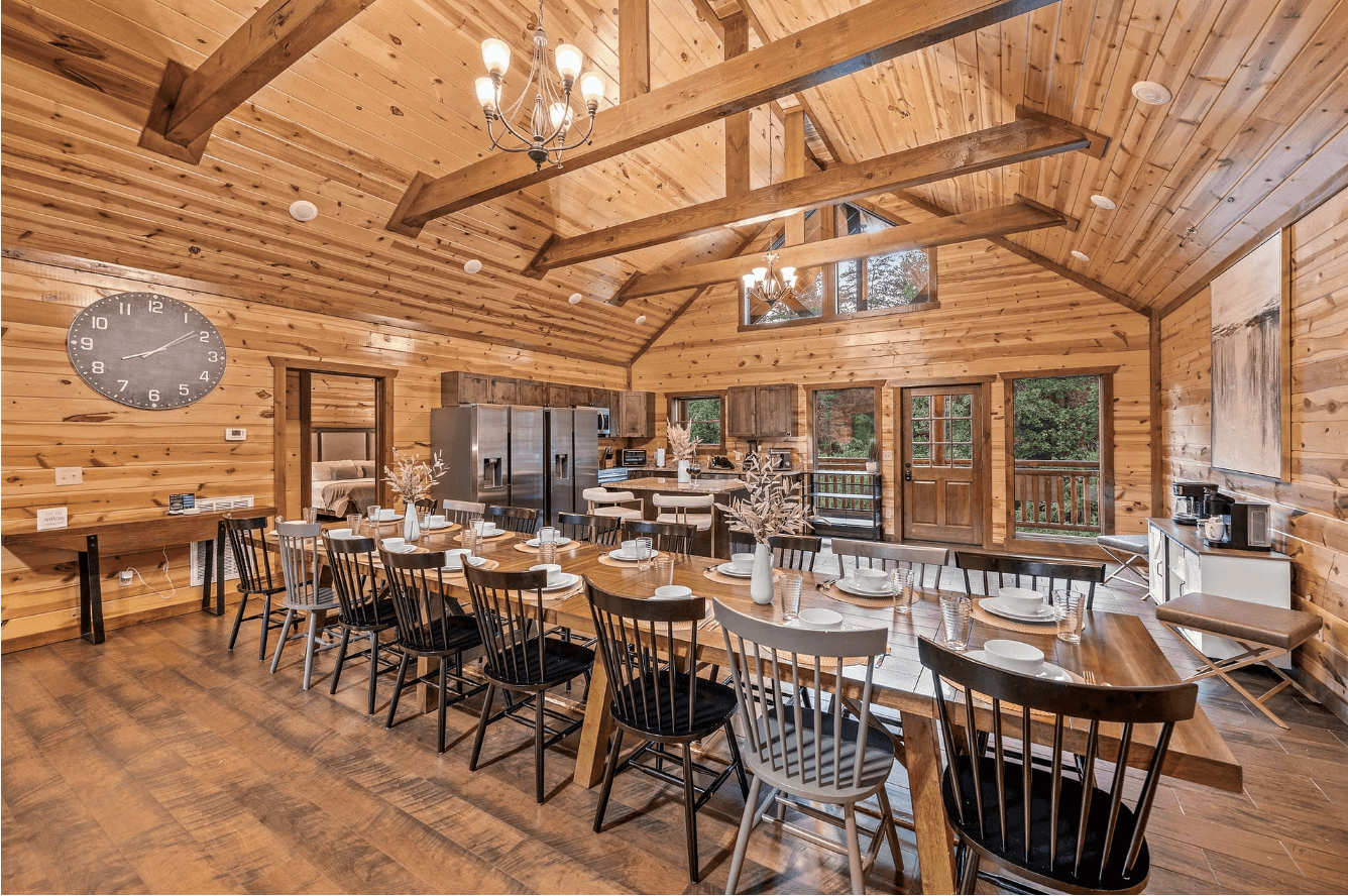 Smokey's Paradise - Image 6