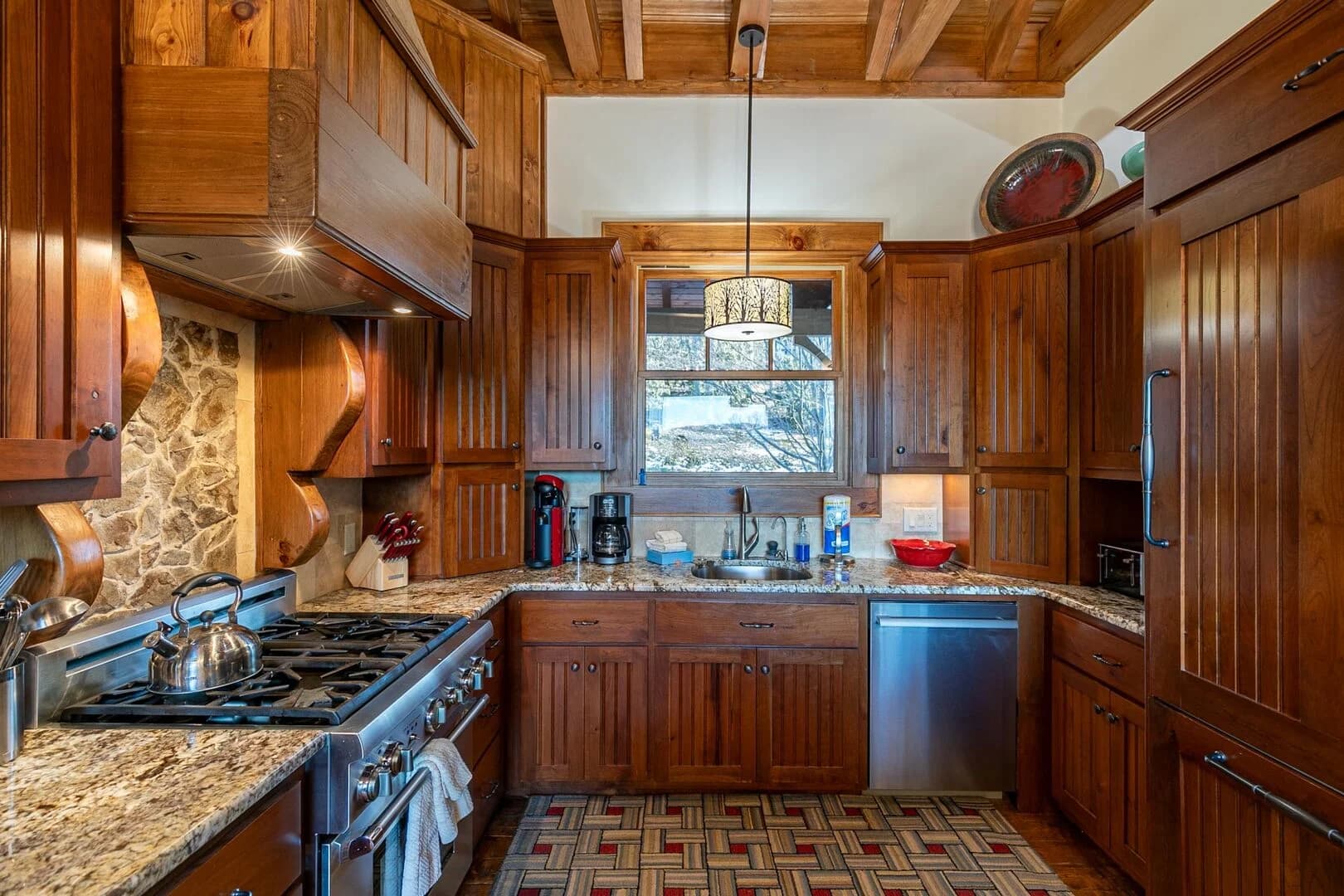 Blue Hole Lodge - Image 17