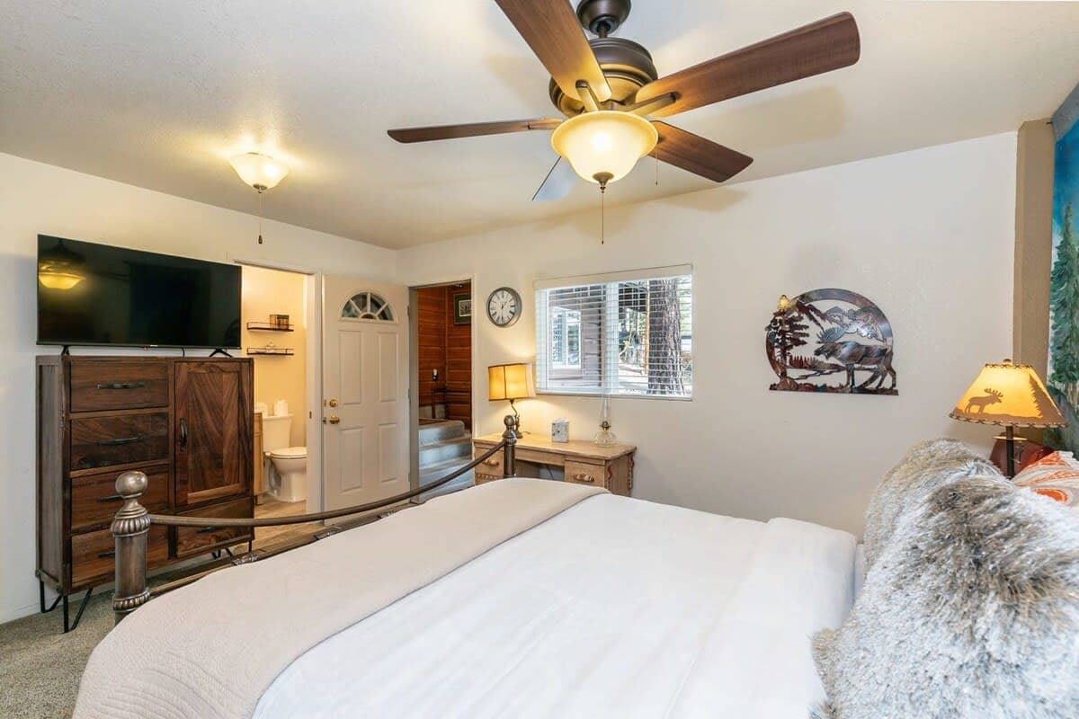 Classic Tahoe Cabin - Image 7