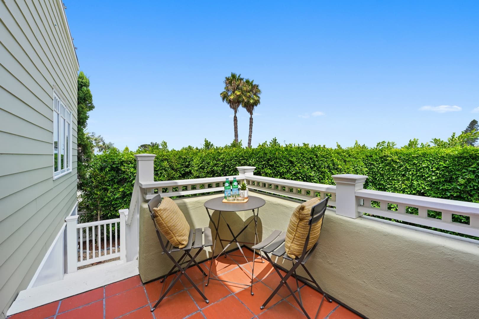 Summerland - Image 32