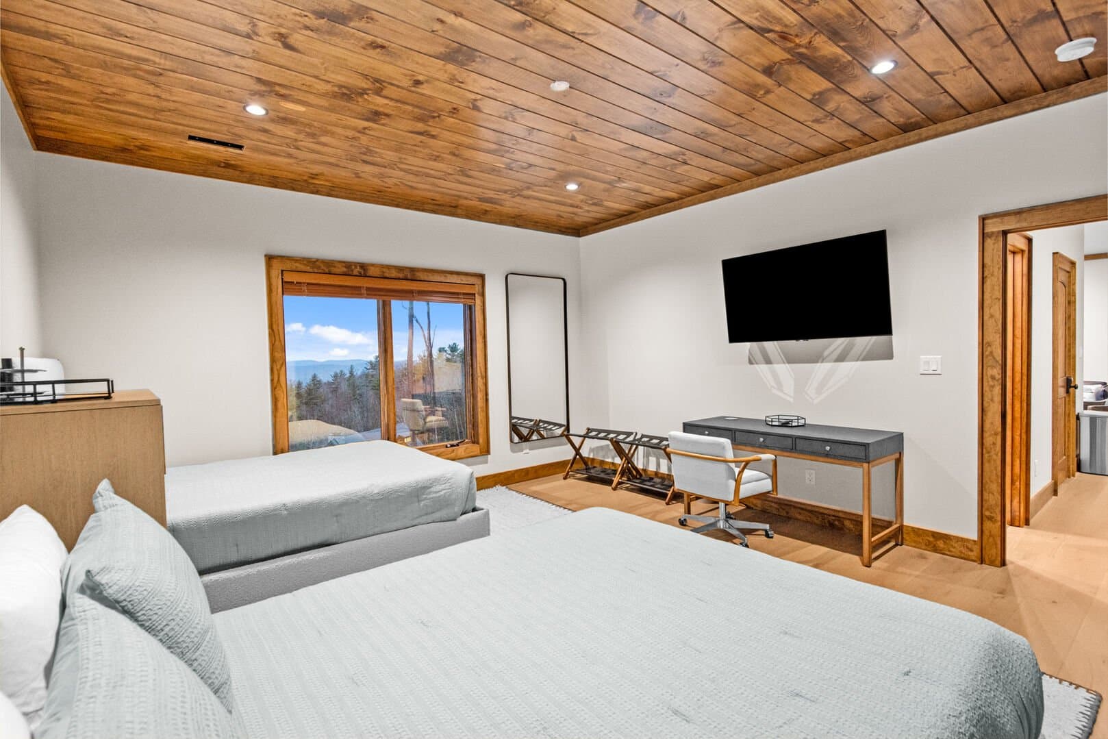 Dire Wolf at Eagles Nest - Image 36