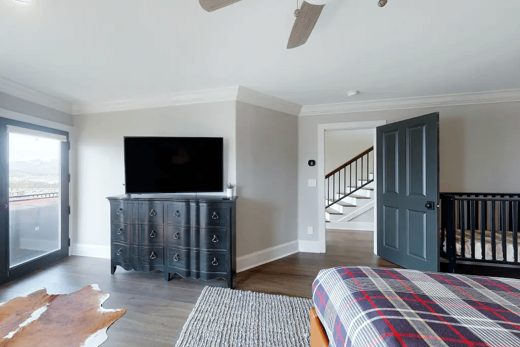 Fraser River Retreat - Image 18