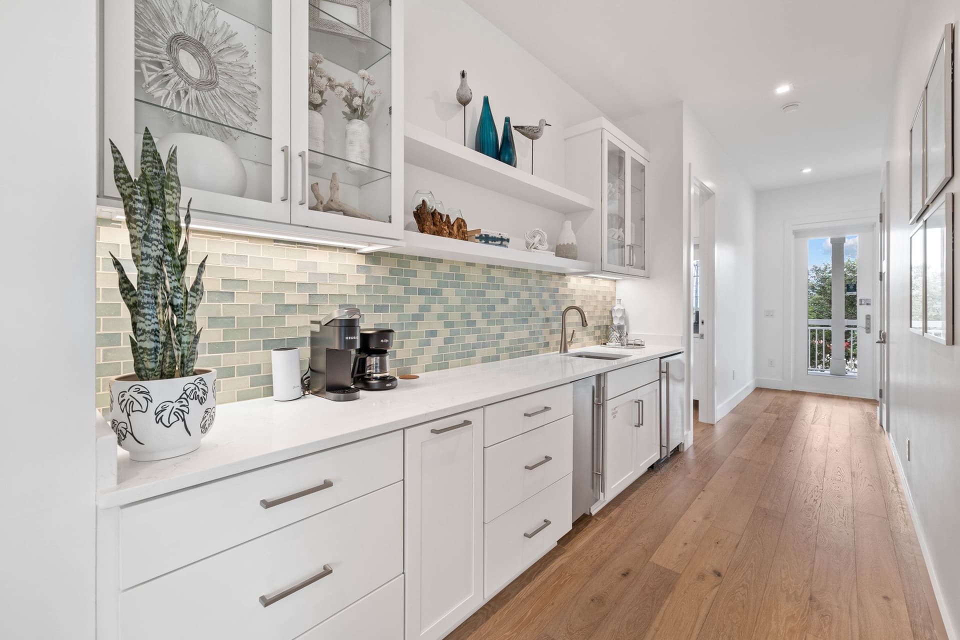 Eyes on Sunrise - Image 36