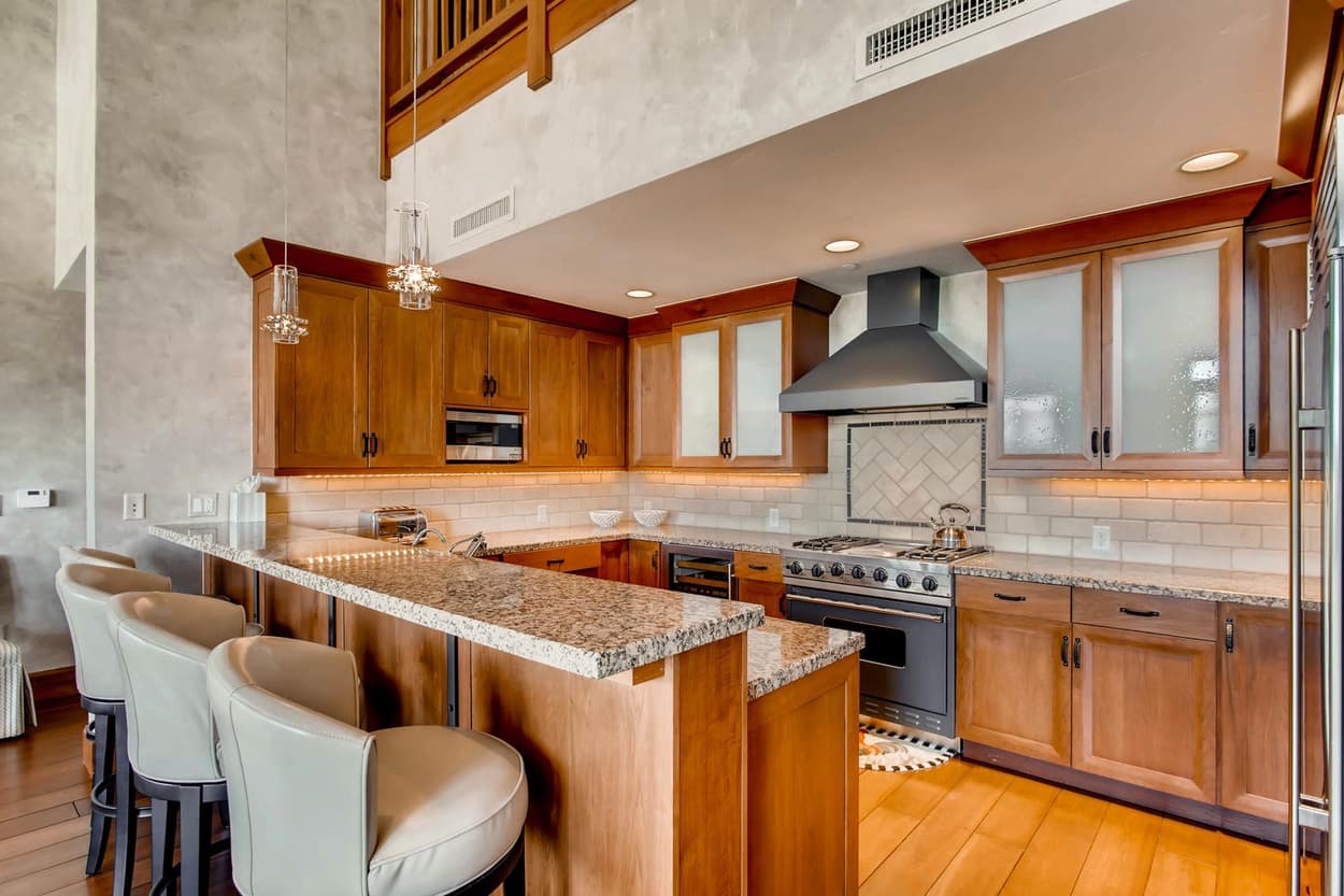 Snowflake Chateau At Hummingbird Lodge - Image 4