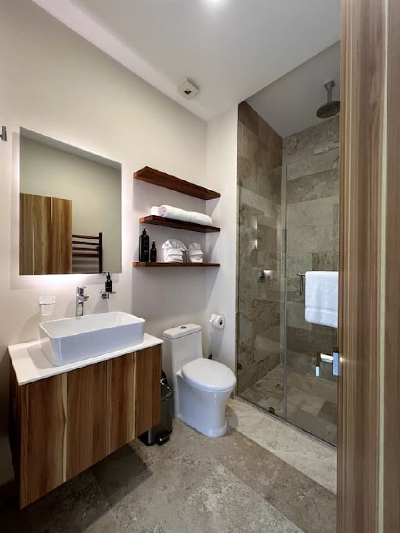 Elena Penthouse Oasis - Image 4