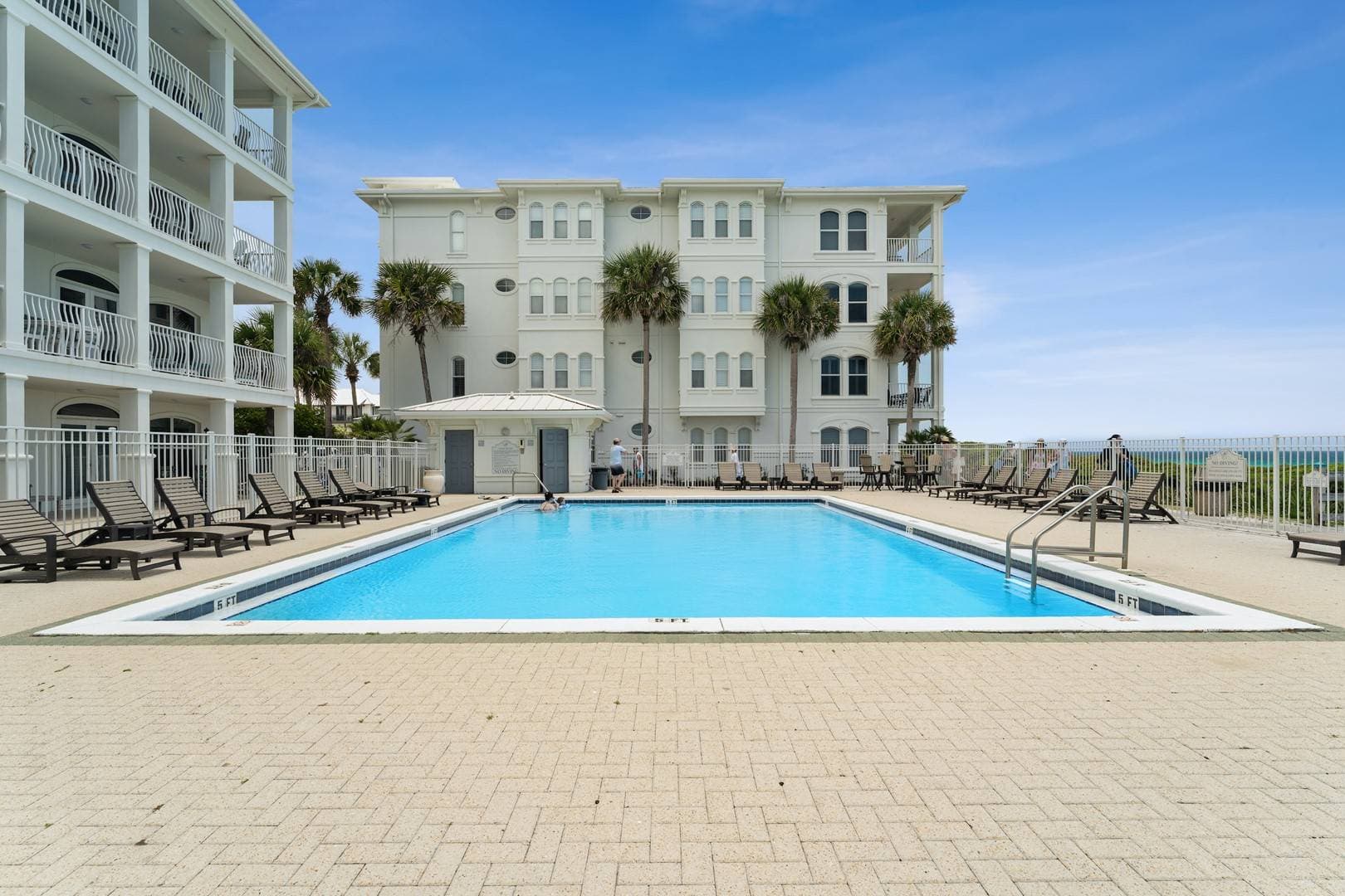 Rosey's Retreat - Image 2