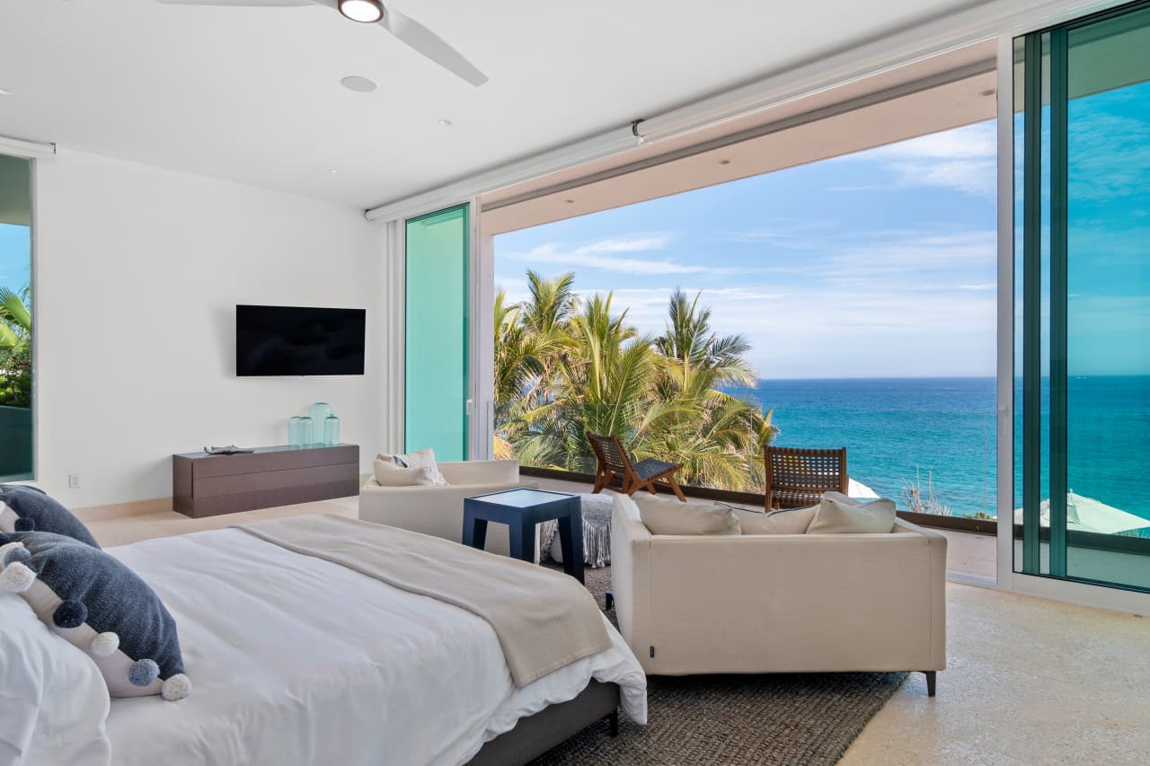 Private Beachfront in Palmilla - Image 43