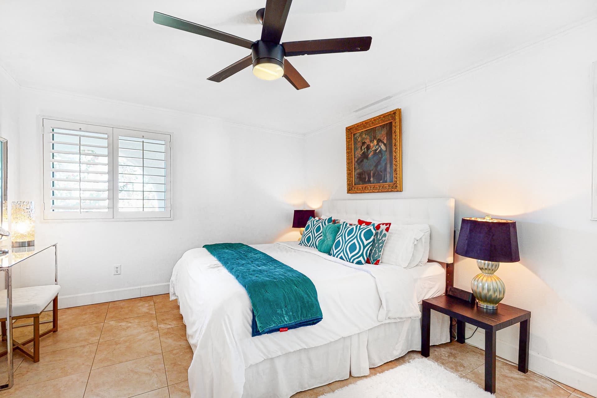 El Paseo Modern House - Image 21