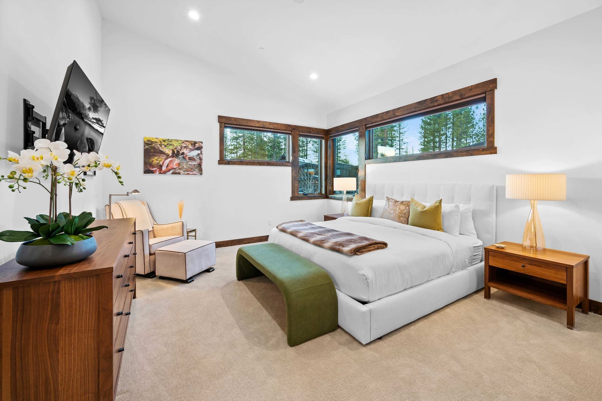 Luxurious Truckee - Image 4