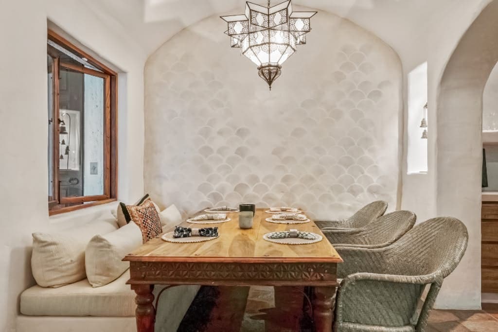 Hacienda Hideaway - Image 13