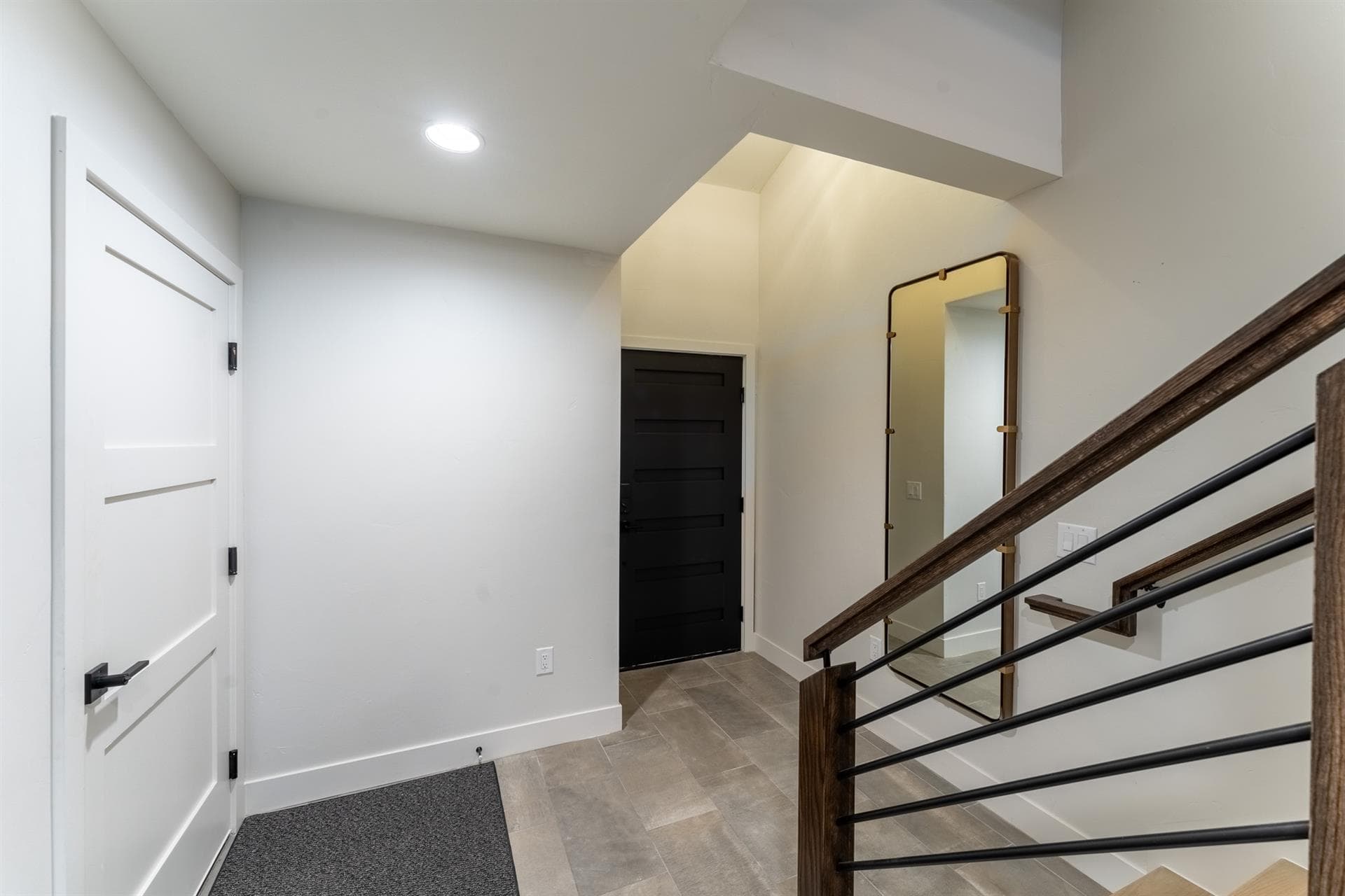 Frisco Aly - Image 8