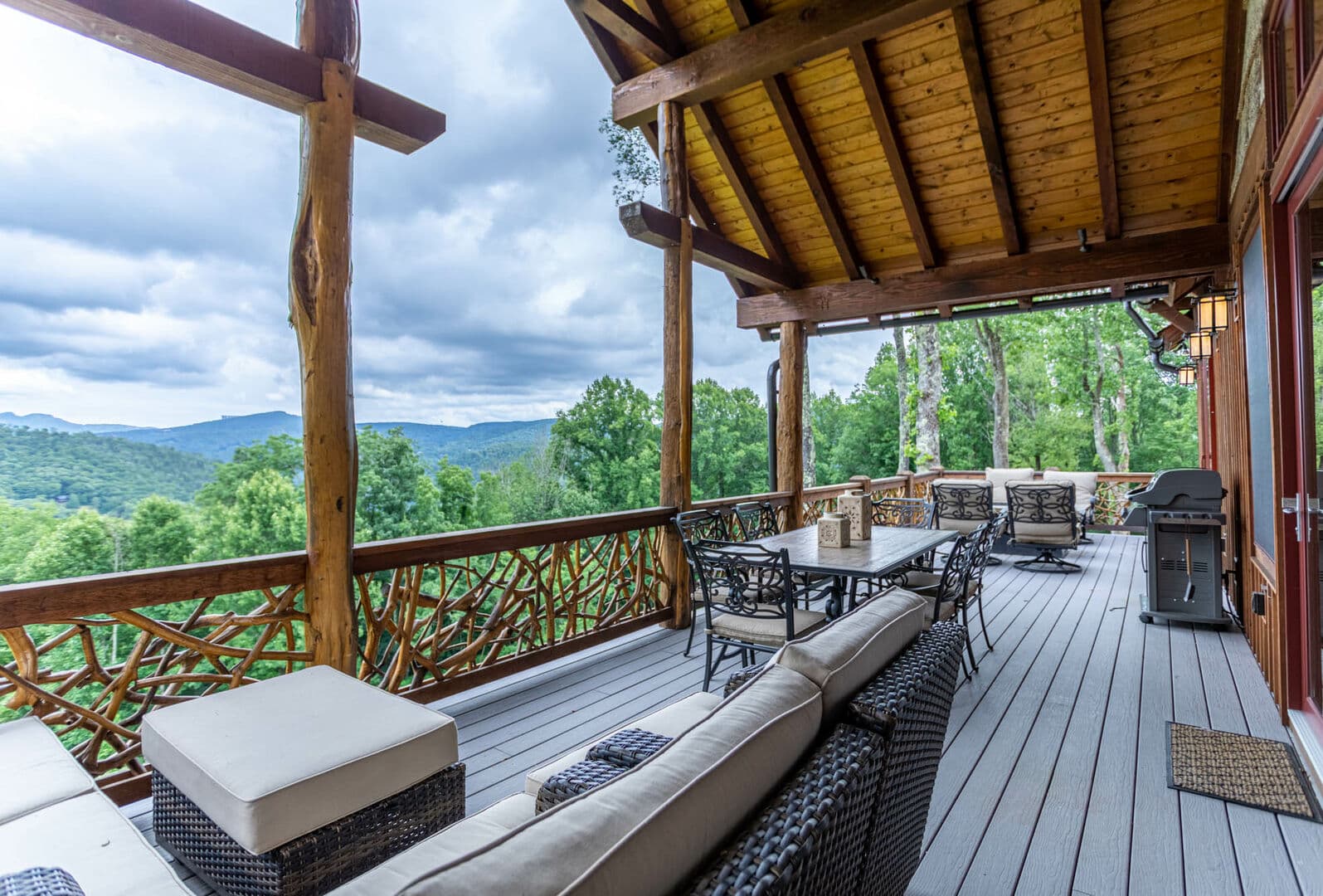 Lazy Bear Home - Image 31