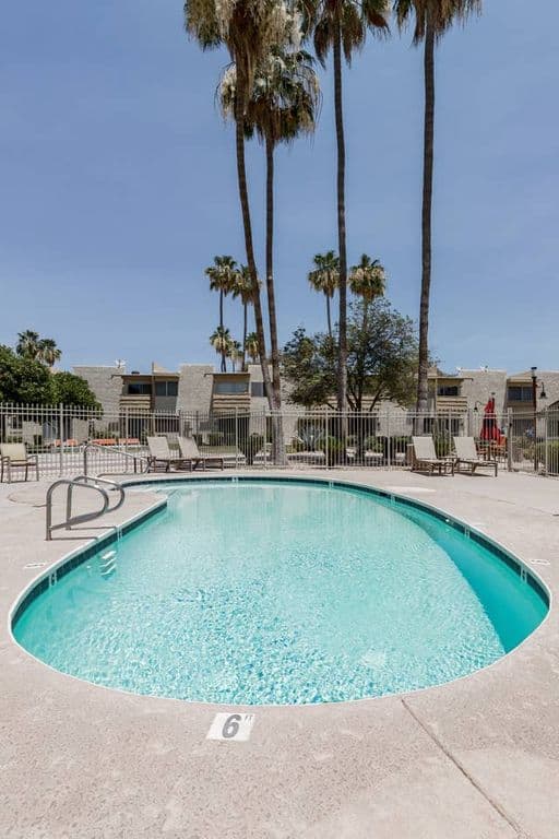 Rustic Modern Townhouse - Image 26