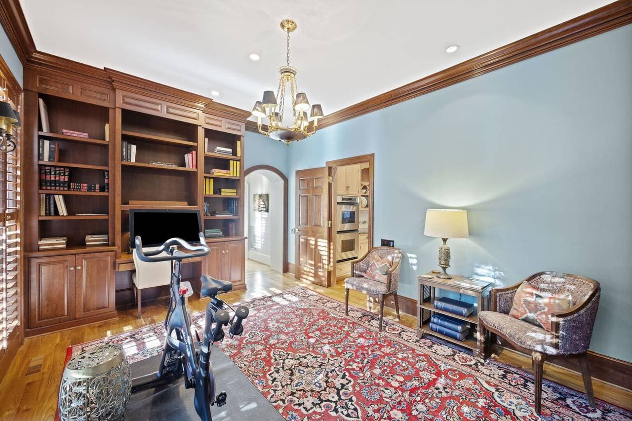 Yellow Throat Lane - Image 10