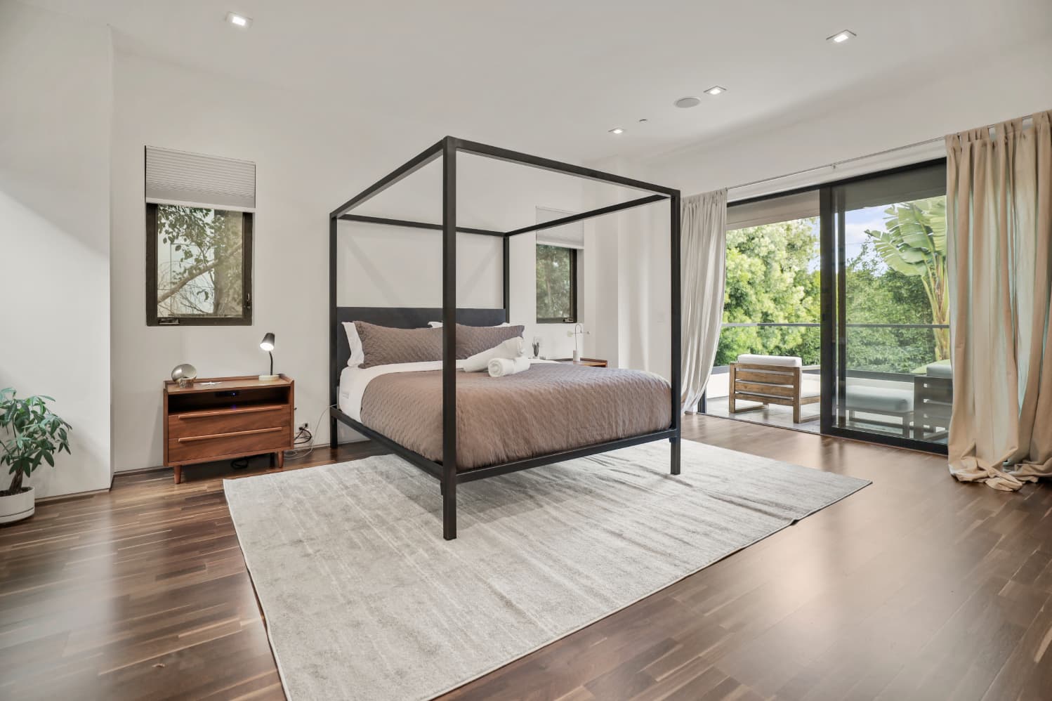 Crescent Heights - Image 15