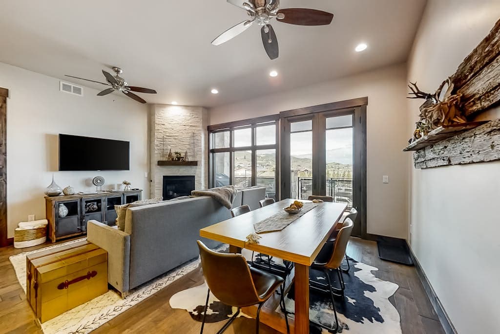 Residence at Canyons Cabriolet Lift - Image 5