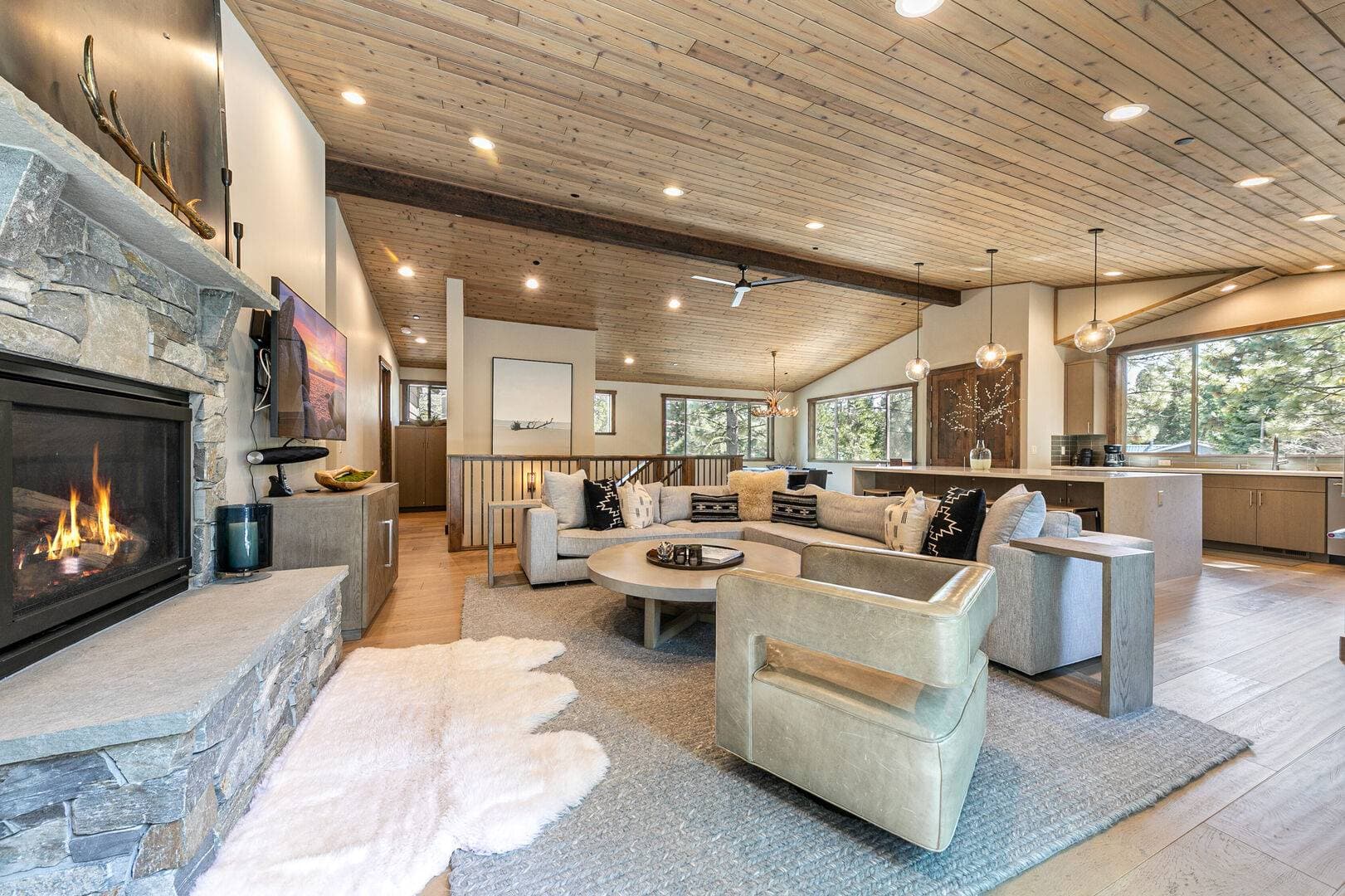 Lodge on the West Shore - Image 1