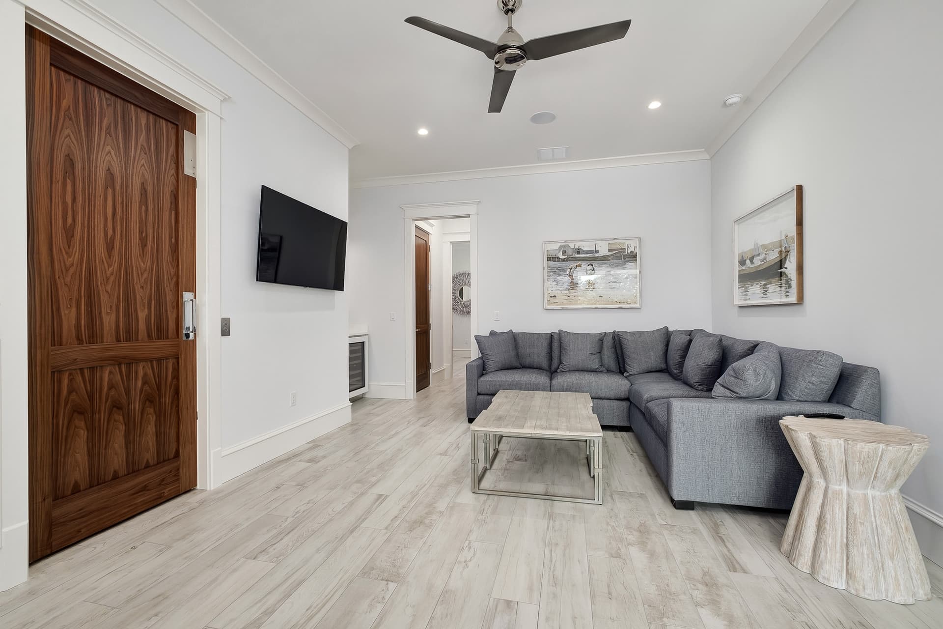 Social Manor - Image 26