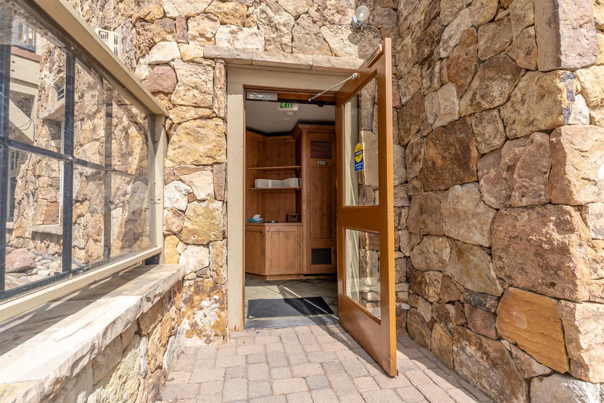 Dreamy Den - Image 24