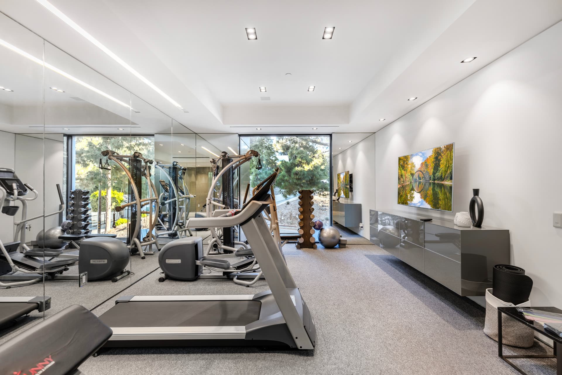 Lago Vista Modern - Image 18